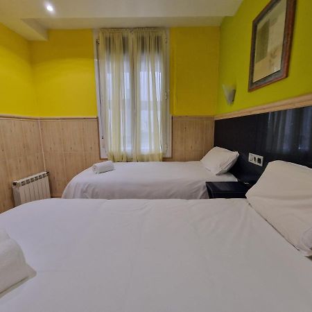 Pension Izar Bat Guesthouse San Sebastián Zewnętrze zdjęcie