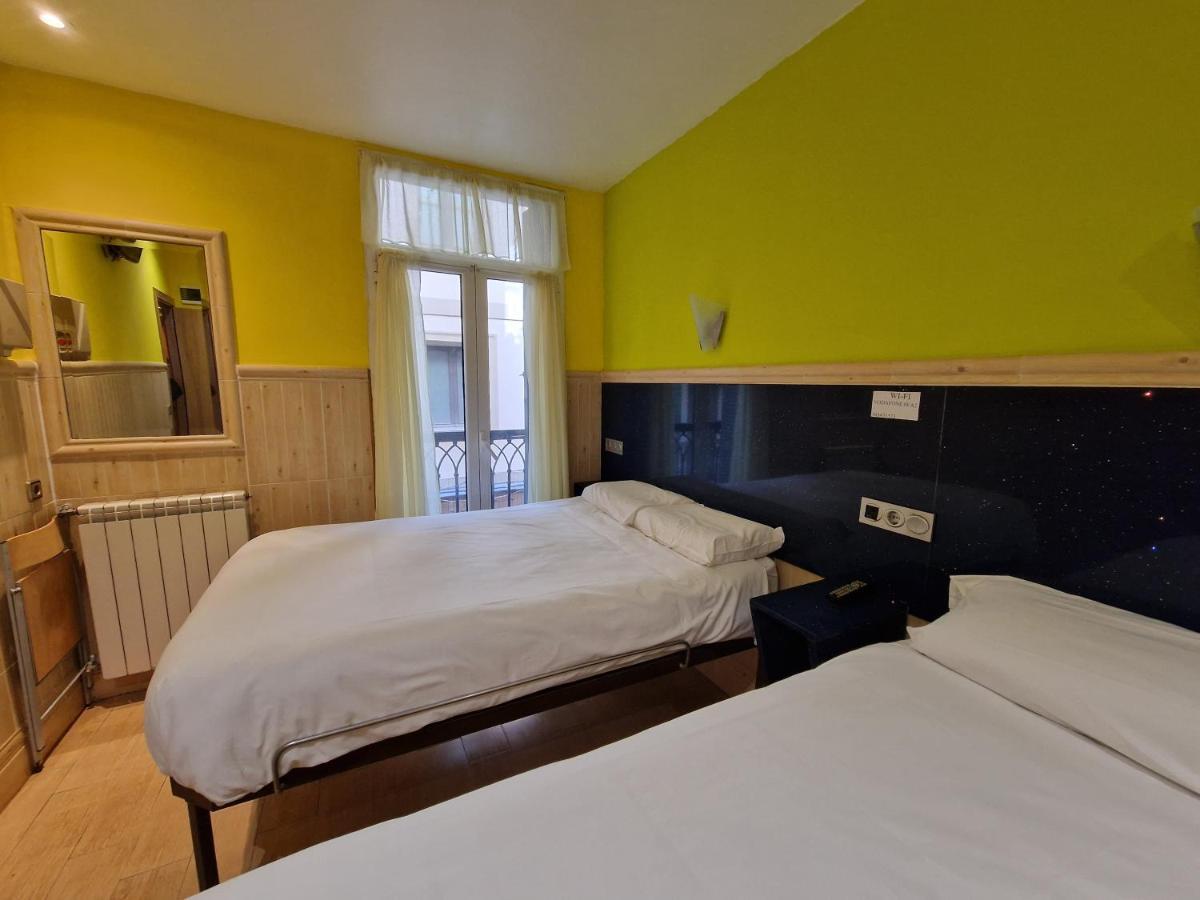 Pension Izar Bat Guesthouse San Sebastián Zewnętrze zdjęcie