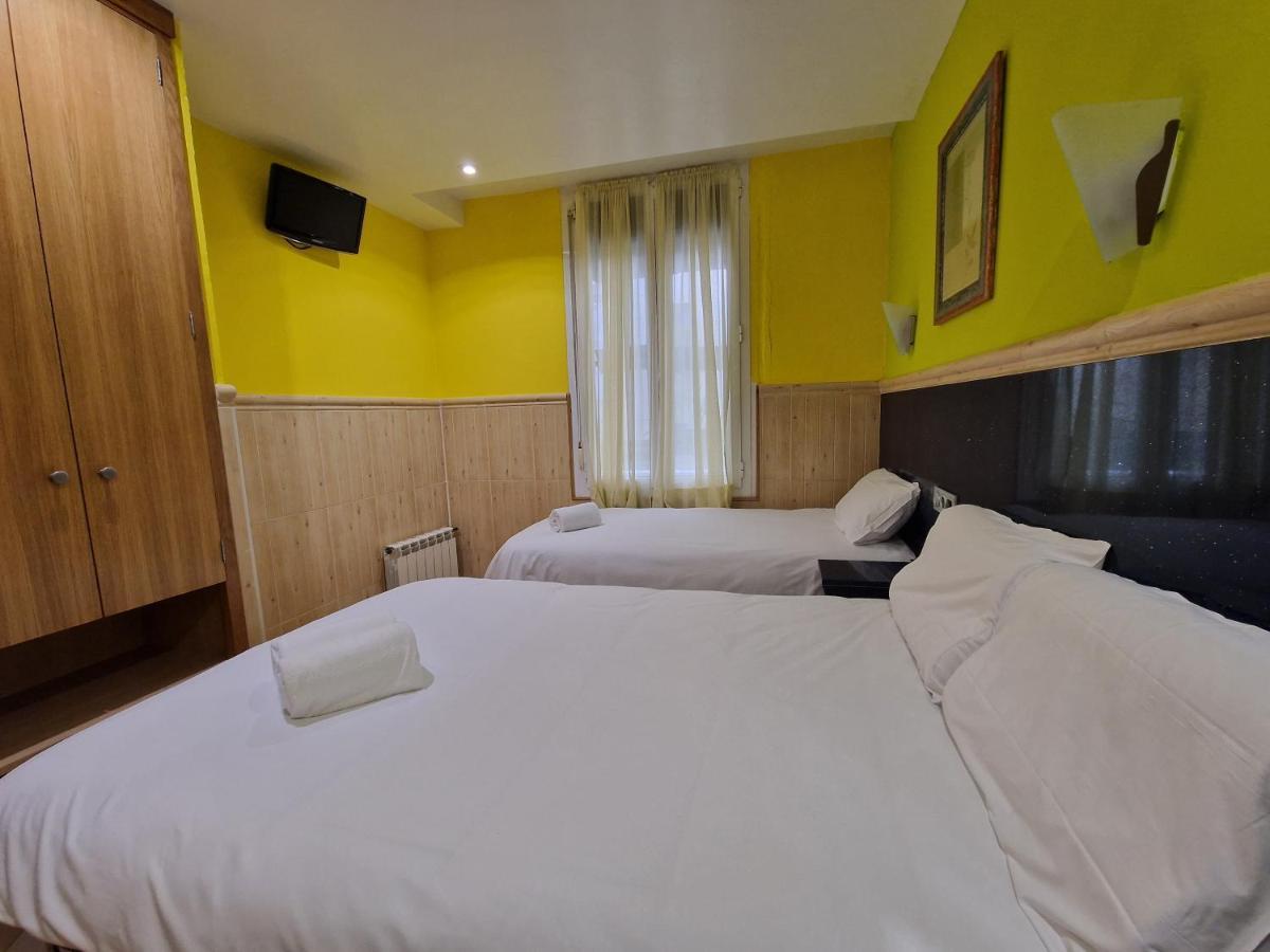 Pension Izar Bat Guesthouse San Sebastián Zewnętrze zdjęcie