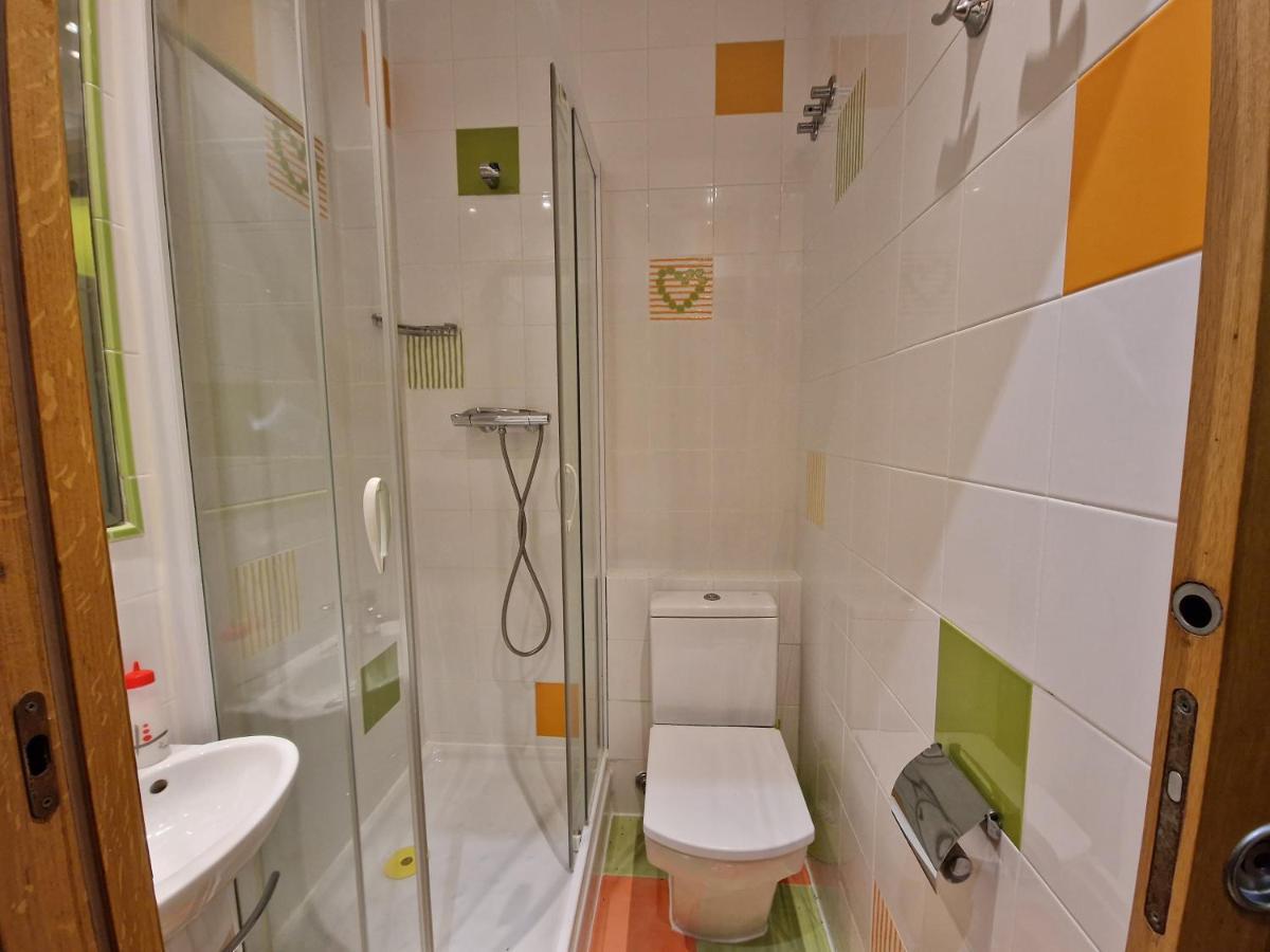 Pension Izar Bat Guesthouse San Sebastián Zewnętrze zdjęcie